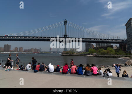 New York, États-Unis, 2 mai 2019 - Dumbo Manhattan Bridge view sur sunny day Banque D'Images
