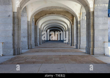 L'Abbaye de Sainte Croix de la vallée de l'falen Banque D'Images