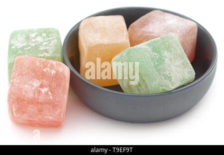 Populaires Loukoum dans un bol sur fond blanc Banque D'Images