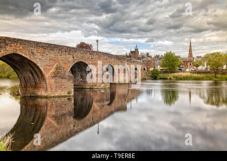 Le pont Devorgilla et Dumfries en Ecosse Banque D'Images