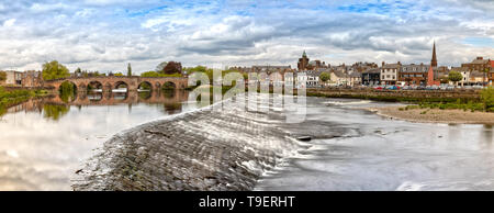 Le pont Devorgilla et Dumfries en Ecosse Banque D'Images