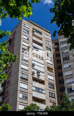 Immeuble à Mostar, dans le style architectural brutalisme. Brutalisme était très populaire dans le milieu des années 60 de Eastern Europe à 80 ans. Banque D'Images