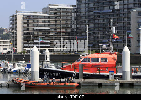 Port de plaisance du Havre. Sapeurs-Pompiers. Canot de sauvetage. Banque D'Images