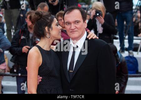 Cannes, France. 18 mai, 2019. Quentin Tarantino et Daniela Pick assister à la première de 'The Wild Goose Lake' pendant le 72e Festival du Film de Cannes au Palais des Festivals au Palais des Festivals de Cannes, France, le 18 mai 2019. Utilisation dans le monde entier | Credit : dpa/Alamy Live News Banque D'Images