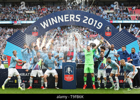 Londres, Angleterre 18 mai Manchester City célébrer remportant la finale de la FA Cup entre Manchester City et Watford au stade de Wembley, Londres, le samedi 18 mai 2019. (Crédit : Jon Bromley | MI News) Credit : MI News & Sport /Alamy Live News Banque D'Images