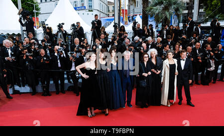 Réalisateur Claude Lelouch et Cast pose sur le tapis rouge pour les meilleures années d'une vie le samedi 18 mai 2019 au 72e Festival de Cannes, Palais des Festivals, Cannes. Sur la photo : Claude Lelouch, Anouk Aime, Marianne Denicourt, Monica Bellucci, Souad Amidou, Tess Lauvergne, Antoine Sire, Calogero. Photo par Julie Edwards. Banque D'Images