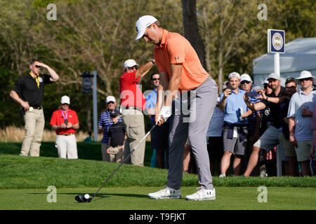 Bethpage, New York, USA. 18 mai, 2019. Jordan Spieth tees au large de la 12e trou lors de la troisième ronde de la 101st PGA Championship à Bethpage Black. Credit : Debby Wong/ZUMA/Alamy Fil Live News Banque D'Images