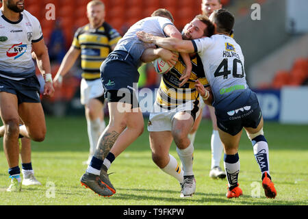 York City Knights' Jason Bass est remis en cause au cours de l'été match de championnat Betfred Bash à Bloomfield Road, Blackpool. Banque D'Images