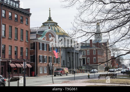 Old Stone Federal Savings Bank à Providence USA vu de Memorial Park Banque D'Images