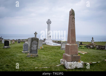 La tombe de chevalier Angus Martin, cimetière de Kilmuir, Kilmuir, côte ouest de la péninsule de Trotternish, île de Skye, Écosse, Highlands. Banque D'Images