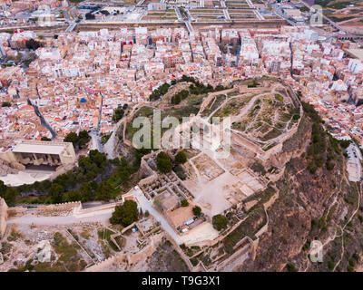 Vue panoramique depuis le château de drone Sagunto en été. Communauté valencienne, Espagne Banque D'Images