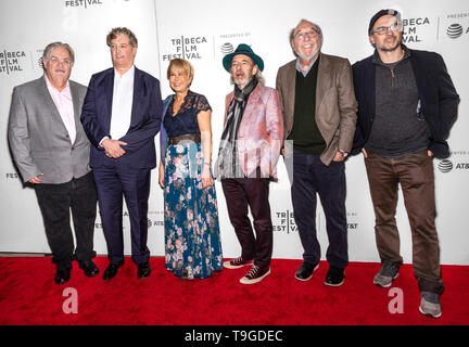 New York, NY - 28 Avril 2019 : Matt Groening, Al Jean, Yeardley Smith, Harry Shearer, James L Brooks et Matt Selman assister à 'The Simpsons' 30e Annive Banque D'Images