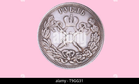 Ruble coin isolé sur fond rose Banque D'Images