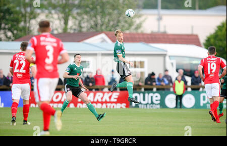 GREGG SLOGGETT de Derry City FC sur les fonctions défensives au cours de la Ligue Airtricity entre Sligo Rovers & fixture Derry City FC Banque D'Images