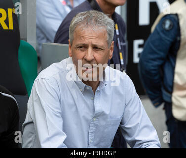 Sports, football, Bundesliga 2018/2019 Borussia Moenchengladbach, vs BVB Borussia Dortmund 0-2, stade Borussia Park, à l'entraîneur Lucien Favre (BVB), DFL RÈGLEMENT INTERDIT TOUTE UTILISATION DES PHOTOGRAPHIES COMME DES SÉQUENCES D'IMAGES ET/OU QUASI-vidéo Banque D'Images