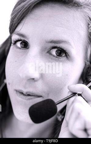 Portrait de jeune femme d'un employé du centre d'appel. Banque D'Images