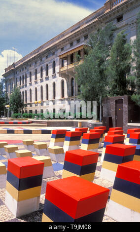 Des blocs de couleur à l'extérieur de l'édifice du Parlement de l'Australie du Sud Parlement Adelaide (Australie) Banque D'Images