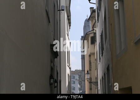 Dans les rues étroites de la vieille ville de Zurich Banque D'Images