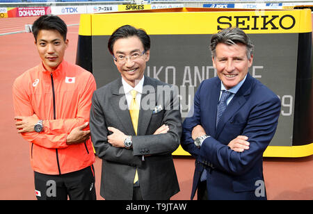 YOKOHAMA, Japon - 10 mai : le président-directeur général de Seiko, M. Shinji Hattori et le président de l'IAAF au cours de la Sebastian Coe Seiko officiel annonce dans le monde de l'IAAF 2019 championnats de relais au Nissan Stadium le 10 mai 2019 à Yokohama, au Japon. (Photo de Roger Sedres pour l'IAAF) Banque D'Images