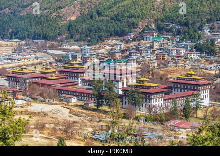Le Dzong principal dans la capitale du Bhoutan. Il abrite un monastère et des représentants gouvernementaux qui sont combinés avec la royauté. Banque D'Images