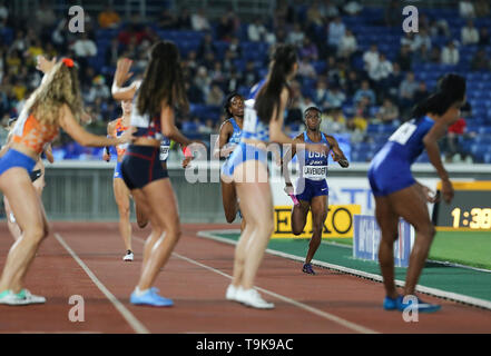 YOKOHAMA, Japon - 10 mai : La Jordanie Lavande de l'USA dans le relais féminin 4x400m durant le jour 1 de la Finale Mondiale 2019 championnats de relais au Nissan Stadium le samedi 11 mai 2019 à Yokohama, au Japon. (Photo de Roger Sedres pour l'IAAF) Banque D'Images