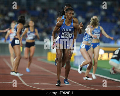 YOKOHAMA, Japon - 10 MAI : Courtney Okolo des USA dans le relais féminin 4x400m durant le jour 1 de la Finale Mondiale 2019 championnats de relais au Nissan Stadium le samedi 11 mai 2019 à Yokohama, au Japon. (Photo de Roger Sedres pour l'IAAF) Banque D'Images