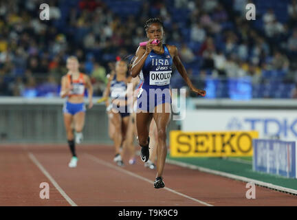 YOKOHAMA, Japon - 10 MAI : Courtney Okolo des USA dans le relais féminin 4x400m durant le jour 1 de la Finale Mondiale 2019 championnats de relais au Nissan Stadium le samedi 11 mai 2019 à Yokohama, au Japon. (Photo de Roger Sedres pour l'IAAF) Banque D'Images