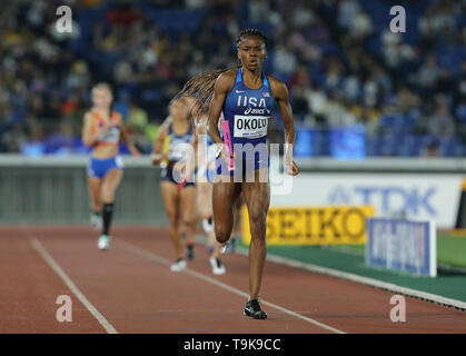 YOKOHAMA, Japon - 10 MAI : Courtney Okolo des USA dans le relais féminin 4x400m durant le jour 1 de la Finale Mondiale 2019 championnats de relais au Nissan Stadium le samedi 11 mai 2019 à Yokohama, au Japon. (Photo de Roger Sedres pour l'IAAF) Banque D'Images