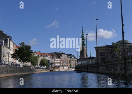 Copenhague, Danemark - 26 août 2018 : l'Nikolaj Contemporary Art Center, l'ancienne église Saint Nicolas Banque D'Images