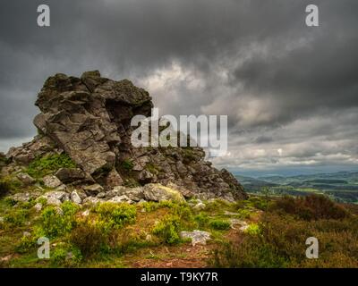 Ciel noir sur les Stiperstones, Shropshire, Angleterre Banque D'Images