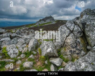 Ciel noir sur les Stiperstones, Shropshire, Angleterre Banque D'Images