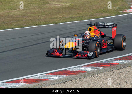 Max verstappen dans la Red Bull de formule 1 à partir de 2011 (RB7) Banque D'Images