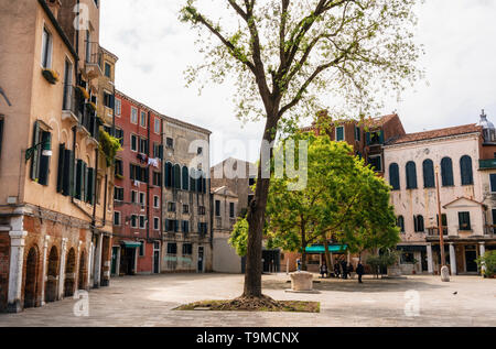 La place principale de Ghetto de Venise ou Campo del Ghetto Nuovo, Venise, Italie Banque D'Images