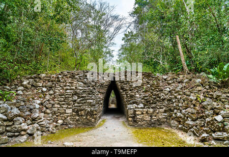 Au ruines mayas au Mexique Becan Banque D'Images