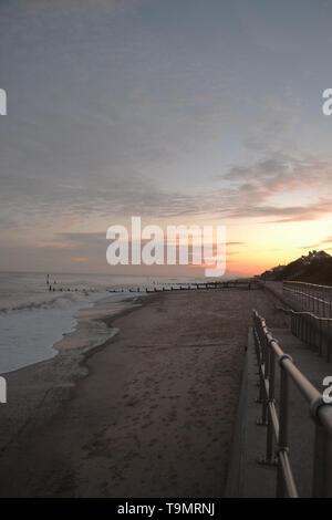 Magnifique coucher de soleil sur la plage de Southwold Banque D'Images