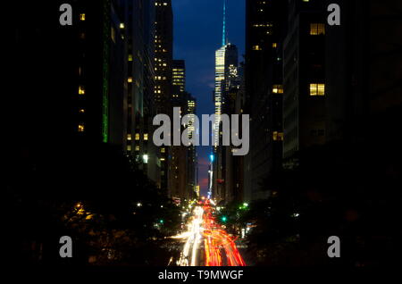 Canyon street Midtown New York City at night Banque D'Images