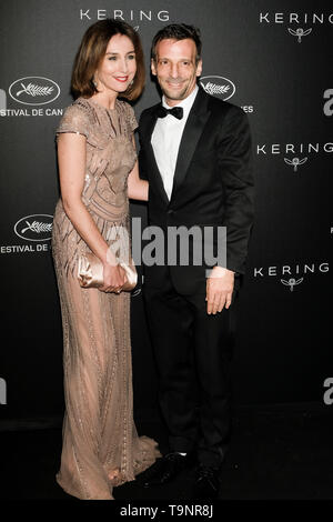 Cannes, France. 19 mai, 2019. Elsa Zylberstein et Mathieu Kassovitz arrive au 2019 Femmes En Mouvement Kering Awards le dimanche 19 mai 2019 au 72e Festival de Cannes, Place de la Castre, Cannes. Photo : Elsa Zylberstein, Mathieu Kassovitz. Photo par : Julie Edwards/Alamy Live News Banque D'Images