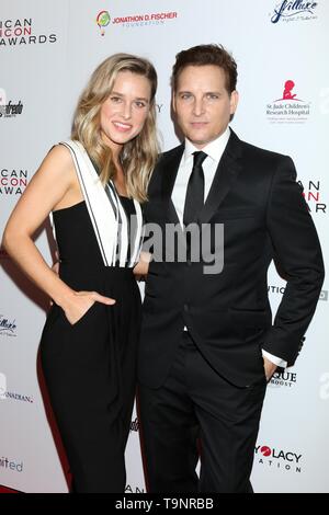 Los Angeles, CA. 19 mai, 2019. Lily Anne Harrison, Peter Facinelli aux arrivées de l'icône américaine remise des prix, le Beverly Wilshire Hotel, Los Angeles, CA, 19 mai 2019. Credit : Priscilla Grant/Everett Collection/Alamy Live News Banque D'Images