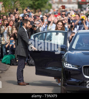 Royal Hospital Chelsea, London, UK. 20 mai 2019. Son Altesse Royale la duchesse de Cambridge quitte après les visites de son jardin, conçu avec Andrée Davies et Adam White à la RHS Retour à la nature jardin au Chelsea Flower Show 2019. Credit : Malcolm Park/Alamy Live News. Banque D'Images