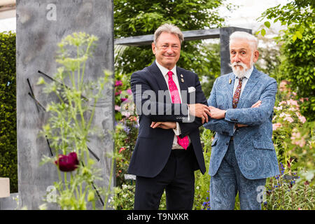 Londres, Royaume-Uni. 20 mai 2019. Alan Titchmarsh et Sir Roy Strong à la vie vivaces Jardin. Appuyez sur Jour à la 2019 RHS Chelsea Flower Show. Photo : Bettina Strenske/Alamy Live News Banque D'Images