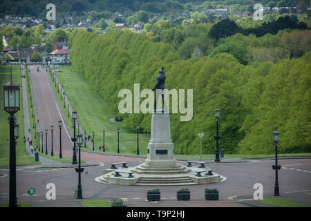 Seigneur Carson Statue à Stormont à Belfast Banque D'Images