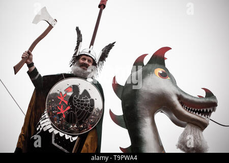 2015 Helly Aa Guizer Jarl de Neil Robertson (aka Olav Haraldsson). Up Helly Aa est un viking fire festival unique à l'Îles Shetland, au nord de Scotla Banque D'Images