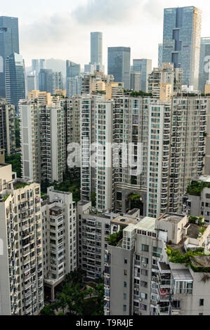 Zonage de l'utilisation mixte en Chine, les immeubles de bureaux qui pèse sur la zone résidentielle à Shenzhen Chine Banque D'Images