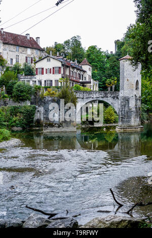 Pont de la légende, Sauveterre-de-Béarn, Pyrénées-Atlantiques, France, Nouvelle-Aquitaine Banque D'Images