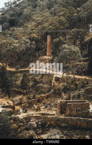 Gold Mill ruins à Adelong Tumut Falls, près de Nouvelle Galles du Sud Banque D'Images