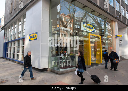 IKEA a ouvert un nouveau magasin dans le centre de Londres - à Tottenham Court Road - appelé Design Studio, Londres, 30 novembre 2018. Banque D'Images