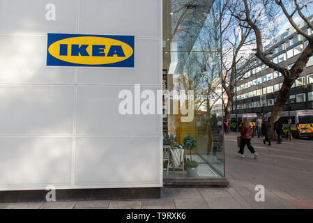 IKEA a ouvert un nouveau magasin dans le centre de Londres - à Tottenham Court Road - appelé Design Studio, Londres, 30 novembre 2018. Banque D'Images