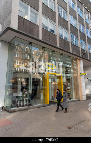 IKEA a ouvert un nouveau magasin dans le centre de Londres - à Tottenham Court Road - appelé Design Studio, Londres, 30 novembre 2018. Banque D'Images