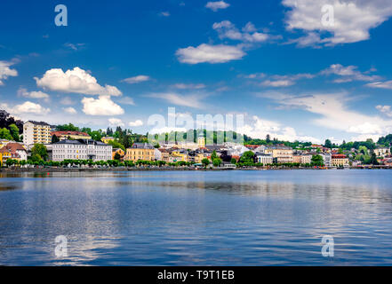 Dans les Gmunden Traun, chambre de sel, Haute Autriche, Autriche, Europe, Gmunden Schlei, Salzkammergut, Wien, Österreich, Europa Banque D'Images