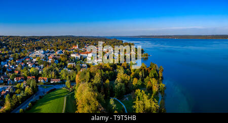 Regarder dans le lac de Starnberg Starnberger, Haute-Bavière, Bavarois, Allemagne, Europe, Blick auf Courlay am Starnberger See, Oberbayern, Bayern, Deutschland Banque D'Images